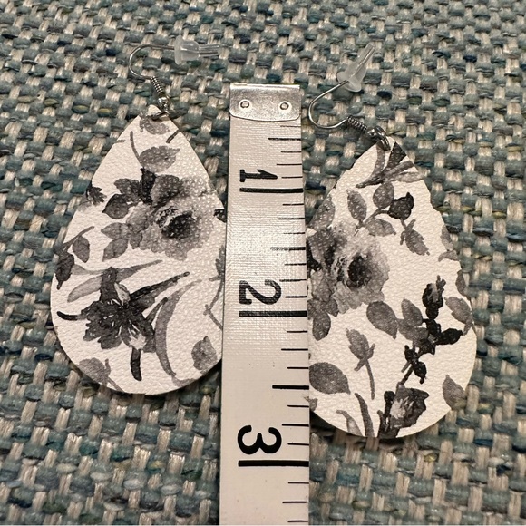 White & Gray Floral Leather Large Teardrop Shape Earrings - Picture 4 of 6